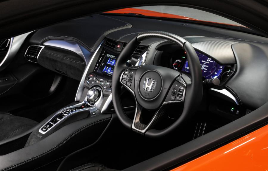 Интерьер Honda NSX 2019 года  (AU) (фото 20 из 40)